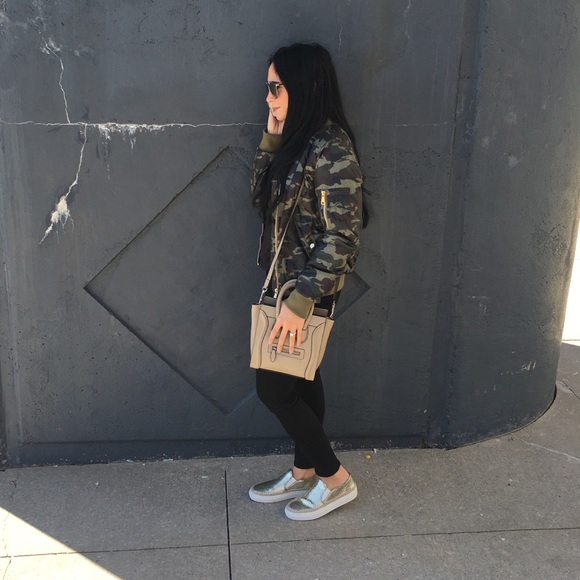 Meet your Posher, Mel - Picture 1 of 1